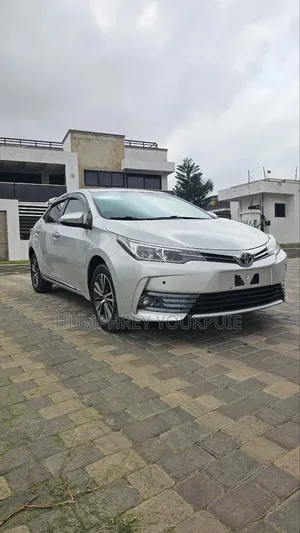 Toyota Corolla Altis 2017 Silver
