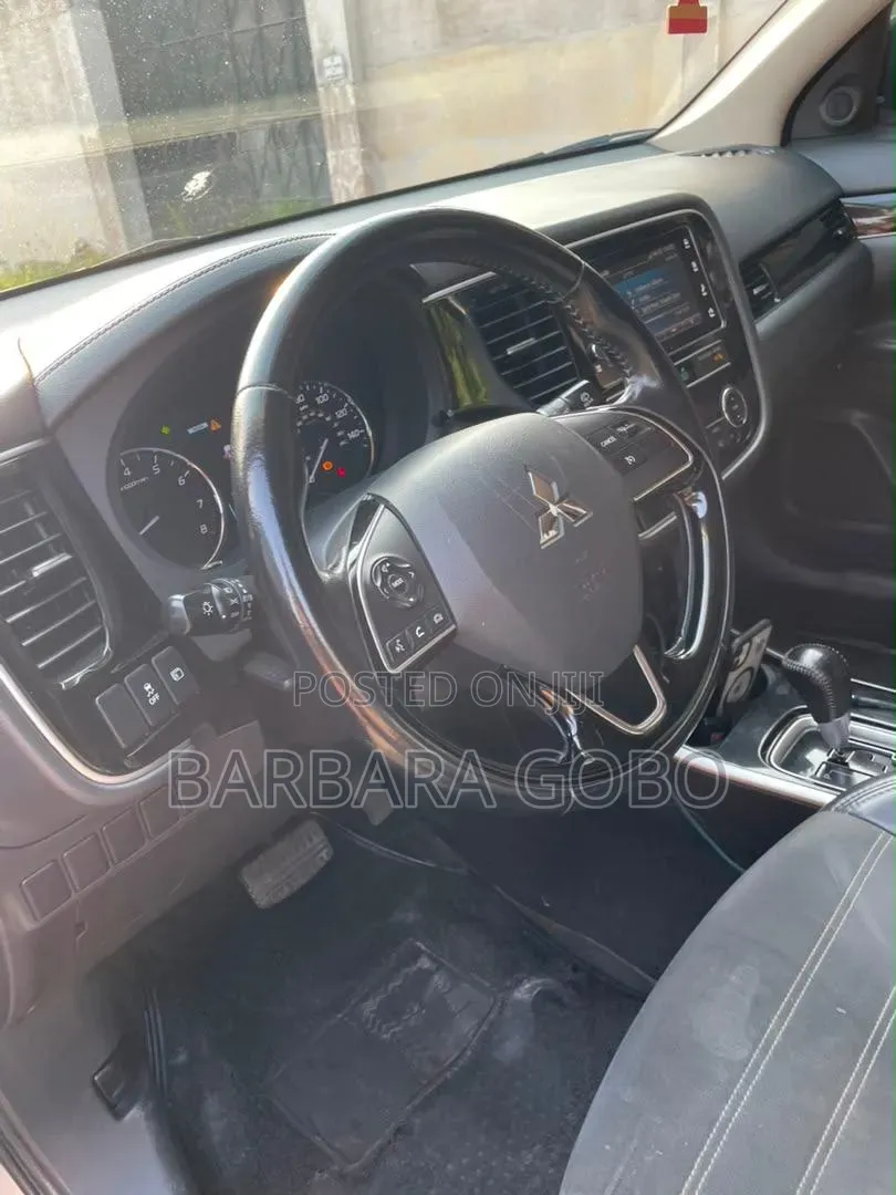 Mitsubishi Outlander 2019 Gray