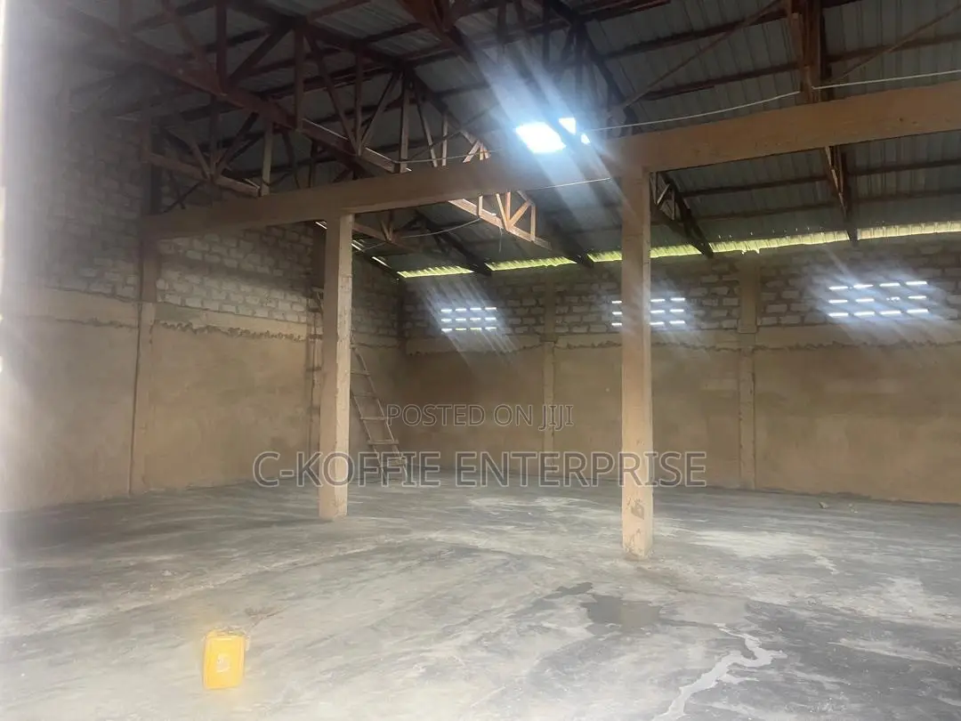 300 SQM Warehouse at Dansoman for Rent