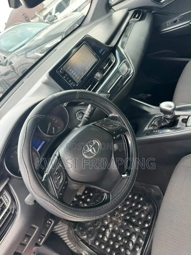 Toyota C-HR XLE Prermium FWD (2.0L 4cyl 2AM) 2018 Red