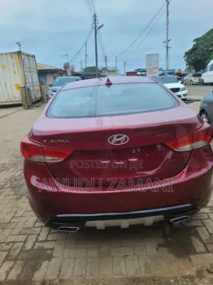 Hyundai Elantra 2013 Red