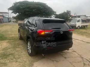 Toyota RAV4 XLE Premium 2021 Black