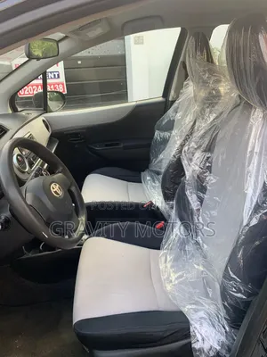 Toyota Yaris 2013 Black