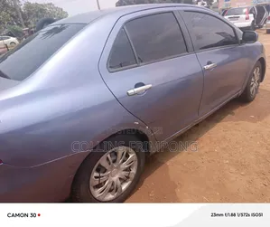 Toyota Yaris 2010 Blue