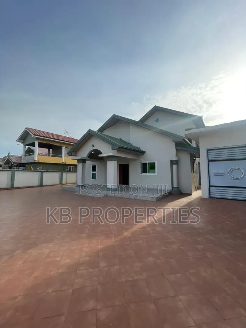 4bdrm House in Kb Properties, Baatsona Total for rent