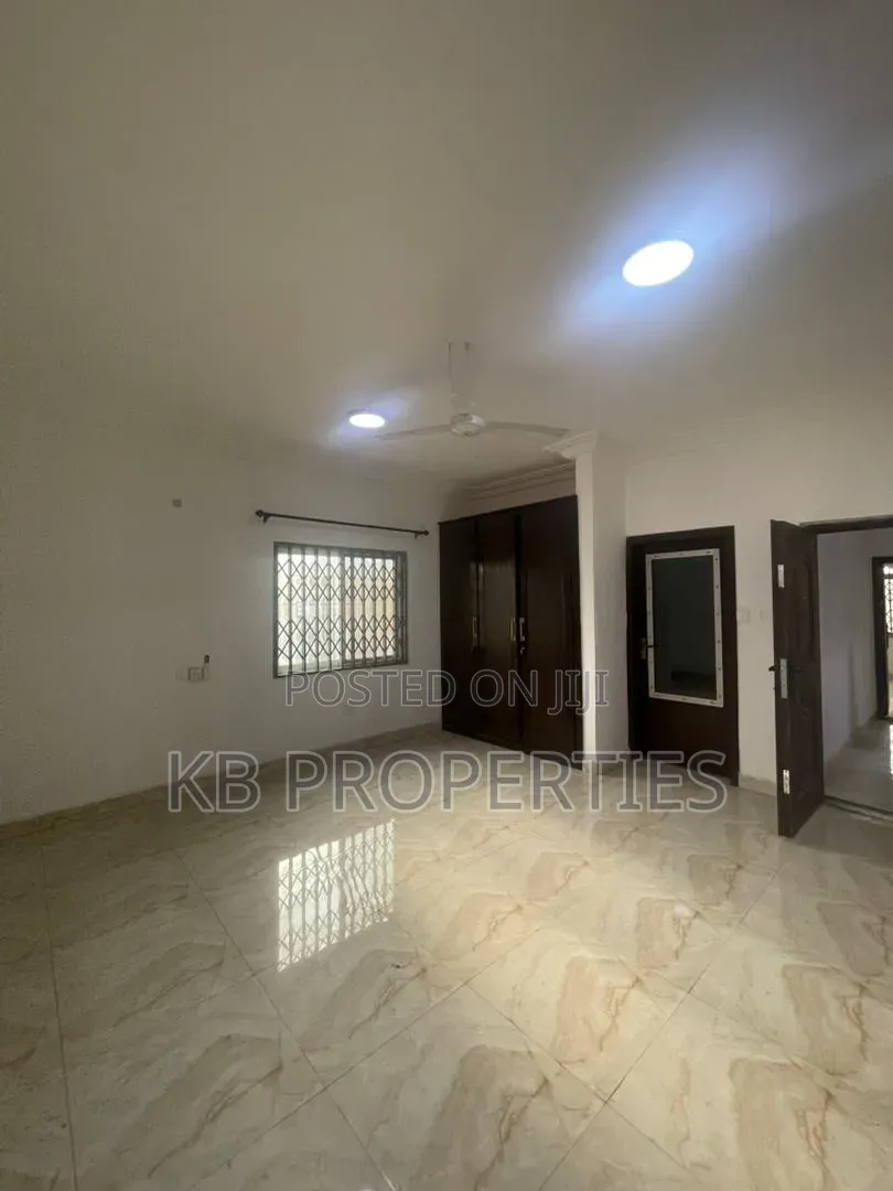 4bdrm House in Kb Properties, Baatsona Total for rent