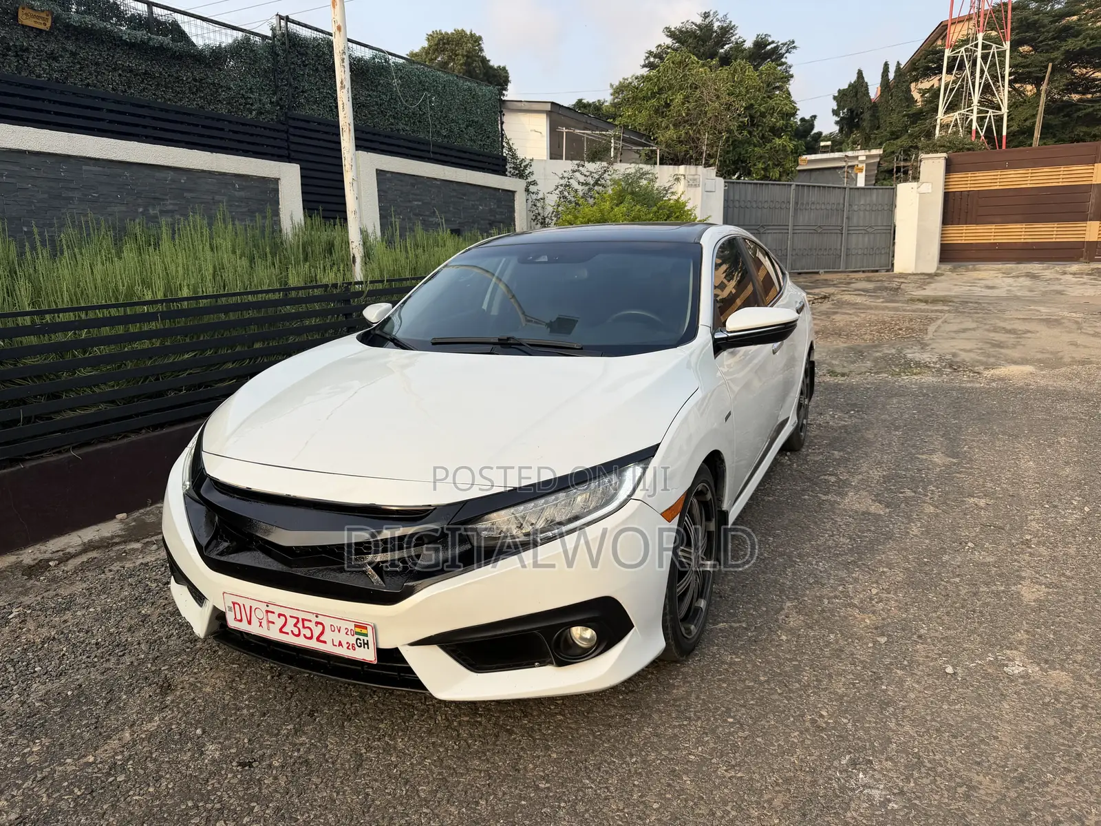 Honda Civic Touring 4dr Sedan (1.5L 4cyl) 2016 White