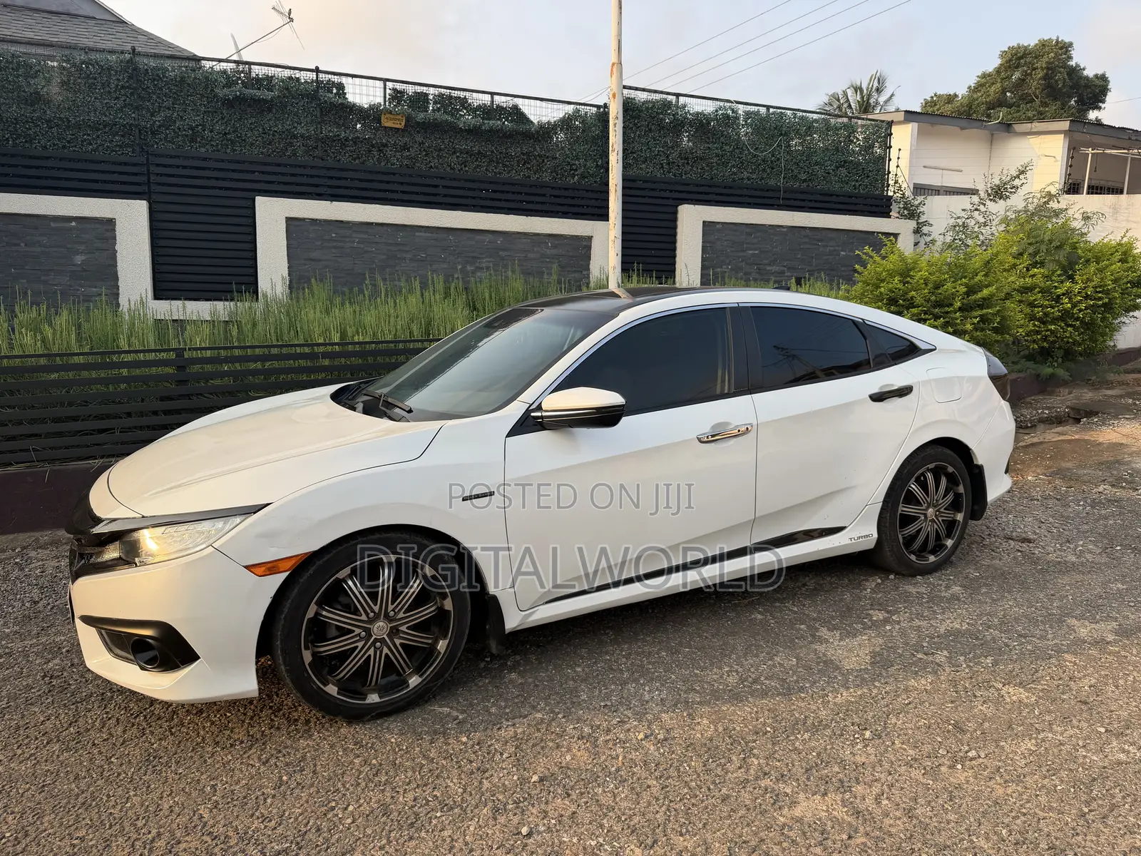Honda Civic Touring 4dr Sedan (1.5L 4cyl) 2016 White