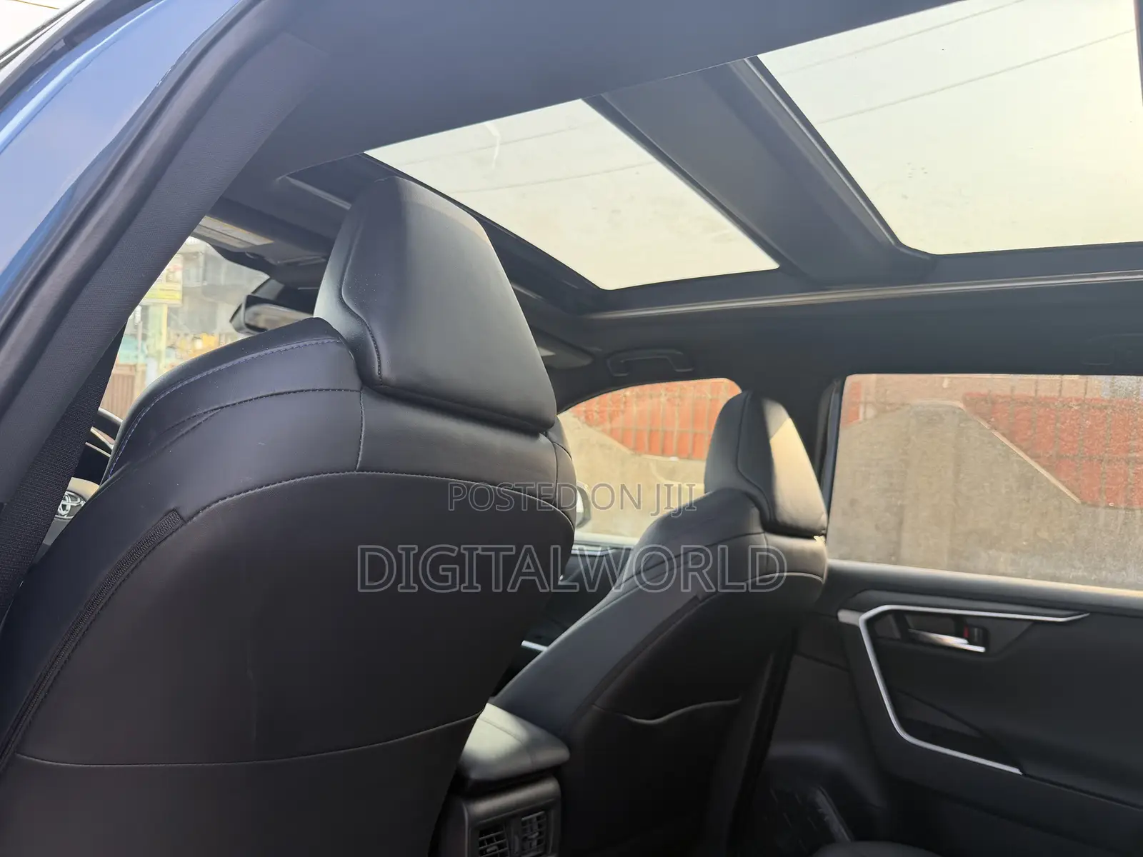 Toyota RAV4 XLE Premium AWD 2023 Blue
