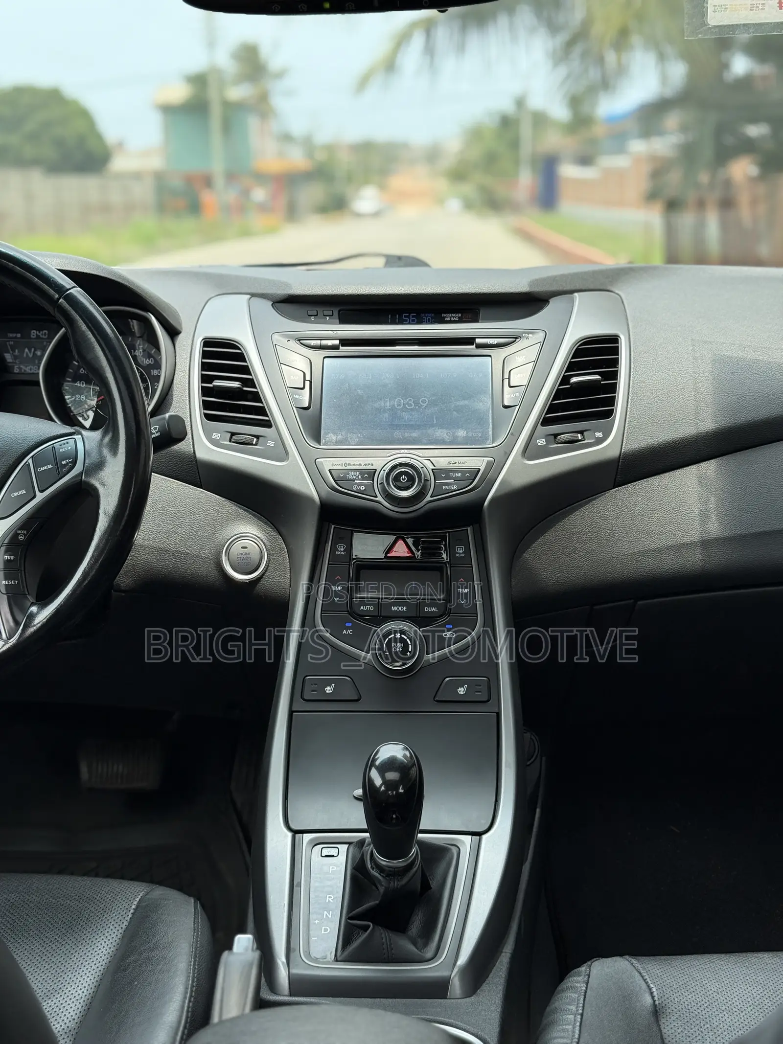 Hyundai Elantra Limited Sedan FWD (1.8L 4cyl 6A) 2016 Black