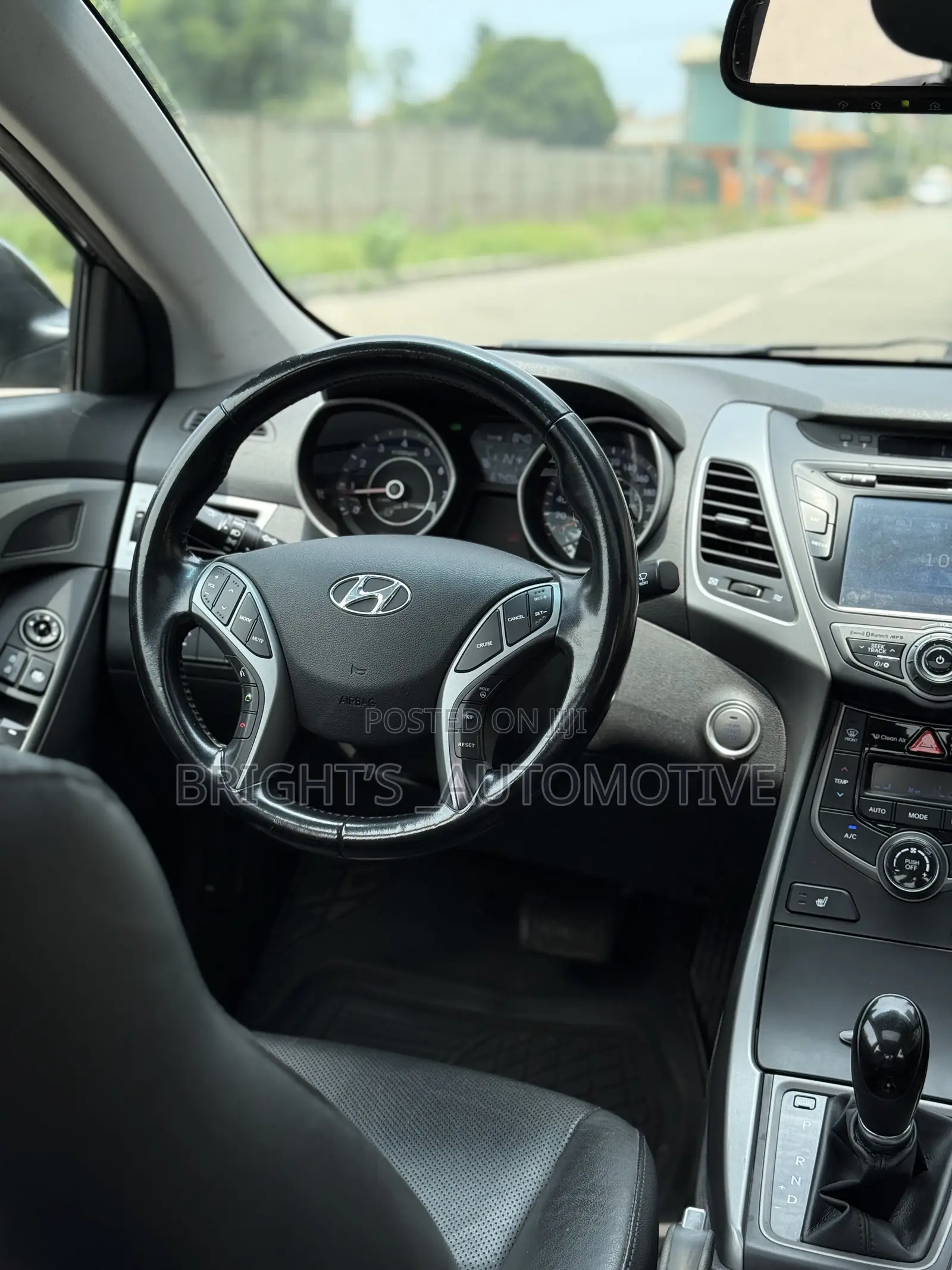 Hyundai Elantra Limited Sedan FWD (1.8L 4cyl 6A) 2016 Black