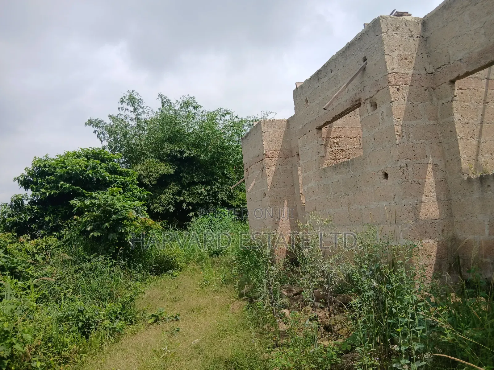 Land for Sale at Ejisu Besease
