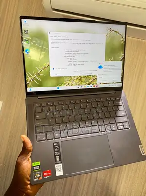 Laptop Lenovo Legion Pro 7 16GB AMD Ryzen 7 SSD 512GB