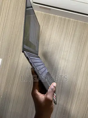 Laptop Lenovo Legion Pro 7 16GB AMD Ryzen 7 SSD 512GB