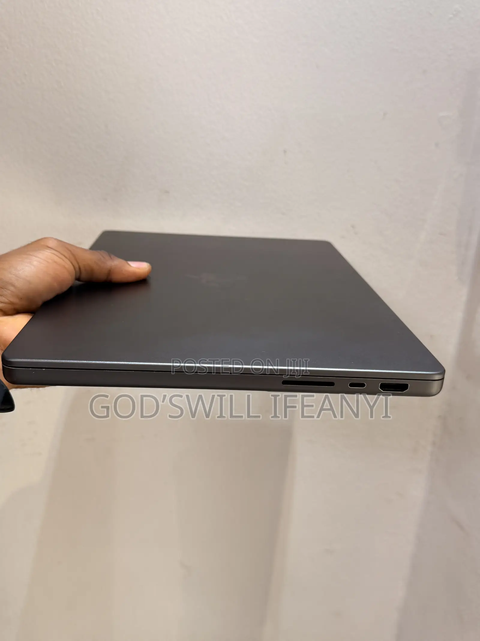 Laptop Apple MacBook Pro 2023 M3 Pro 18GB Apple M3 Pro SSD 512GB