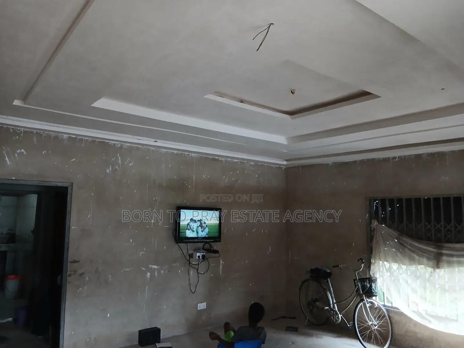 3bdrm House in Born To Pray Estate, Ejisu-Juaben Municipal for sale
