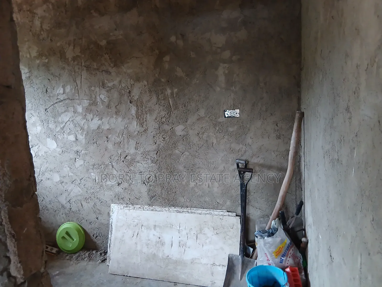 3bdrm House in Born To Pray Estate, Ejisu-Juaben Municipal for sale