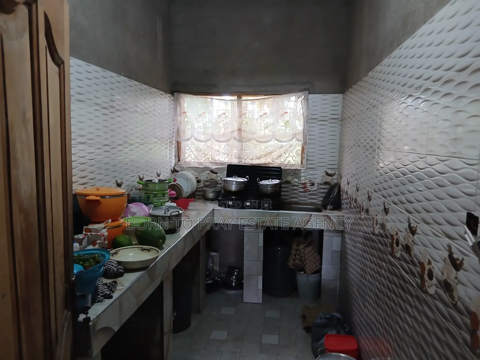 3bdrm House in Born To Pray Estate, Ejisu-Juaben Municipal for sale