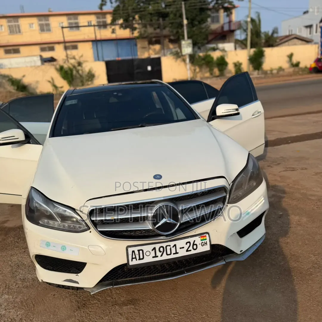 Mercedes-Benz E350 Base 4Matic Sedan AWD (3.5L 6cyl 7A) 2015 Off white