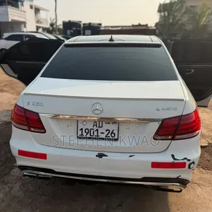 Mercedes-Benz E350 Base 4Matic Sedan AWD (3.5L 6cyl 7A) 2015 Off white