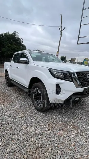 New Nissan Navara 2025 White
