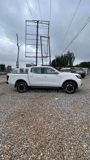 New Nissan Navara 2025 White