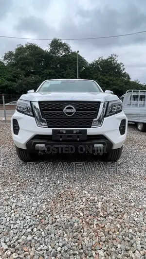 New Nissan Navara 2025 White