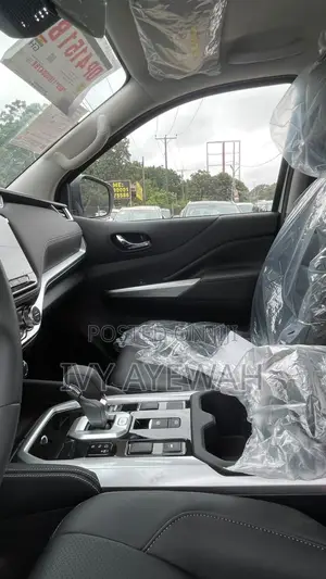 New Nissan Navara 2025 White