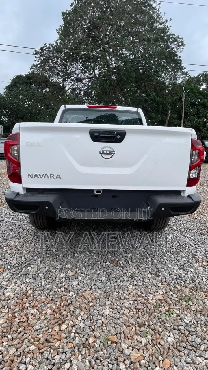 New Nissan Navara 2025 White