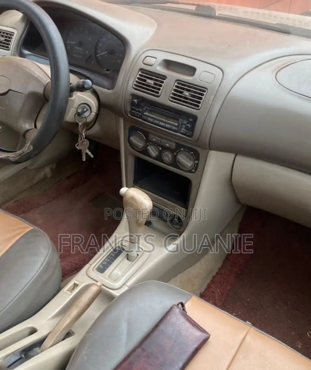 Toyota Corolla 2002 Gold