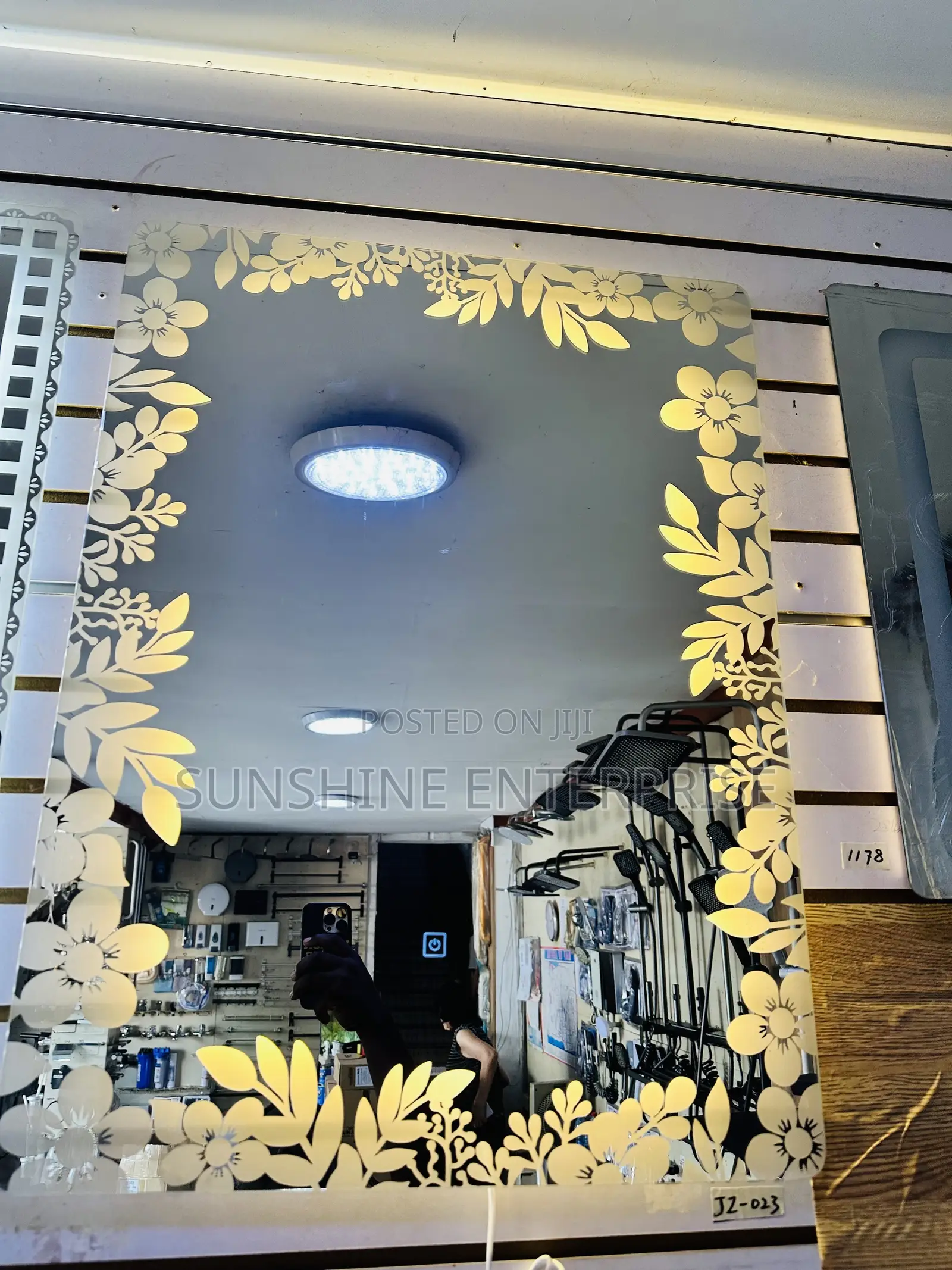 Circle Wall Mirror With Led Light