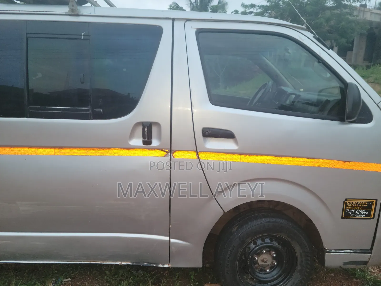 Toyota HiAce 2013 Beige