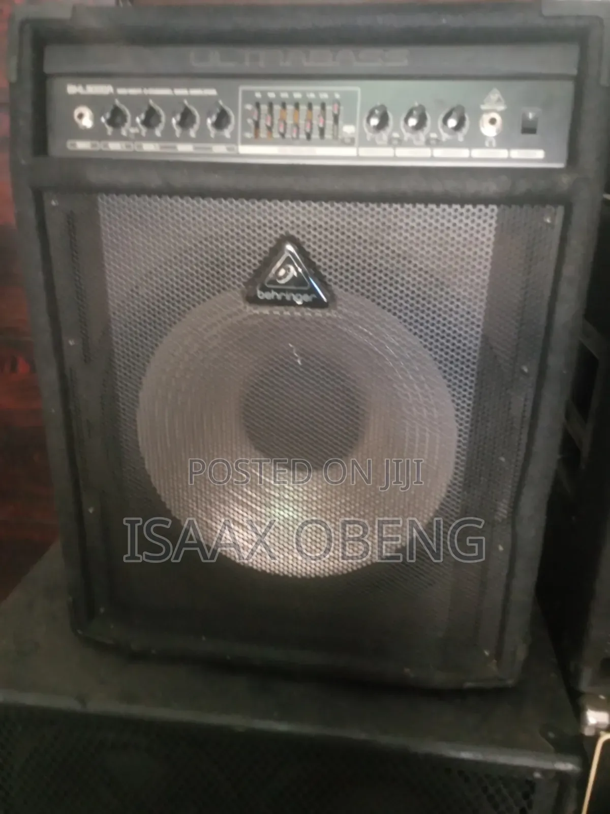 Behringer ULTRABASS 300W Bass Guitar Combo Amp - 15" Speaker