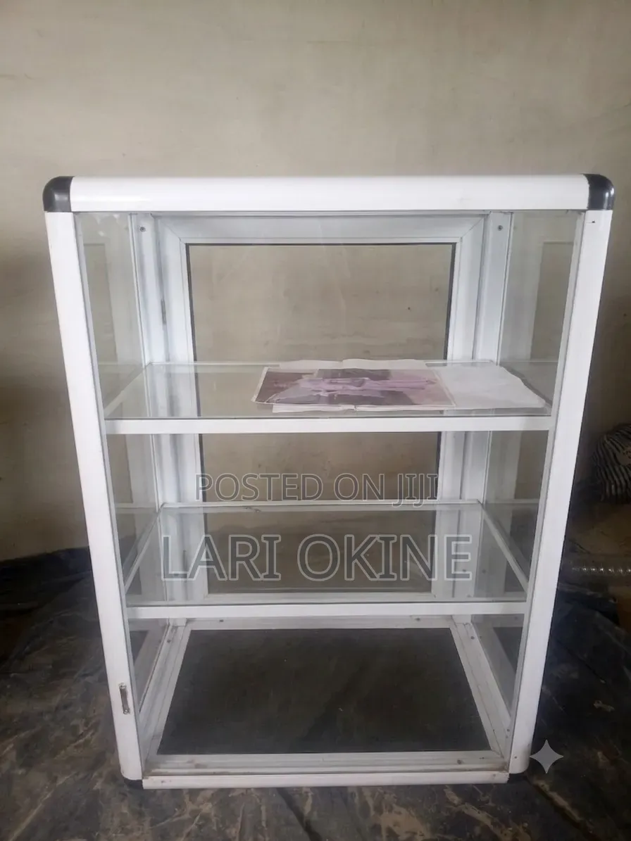 4ft Showcase