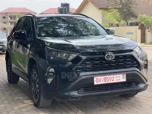 Toyota RAV4 LE AWD 2020 Black