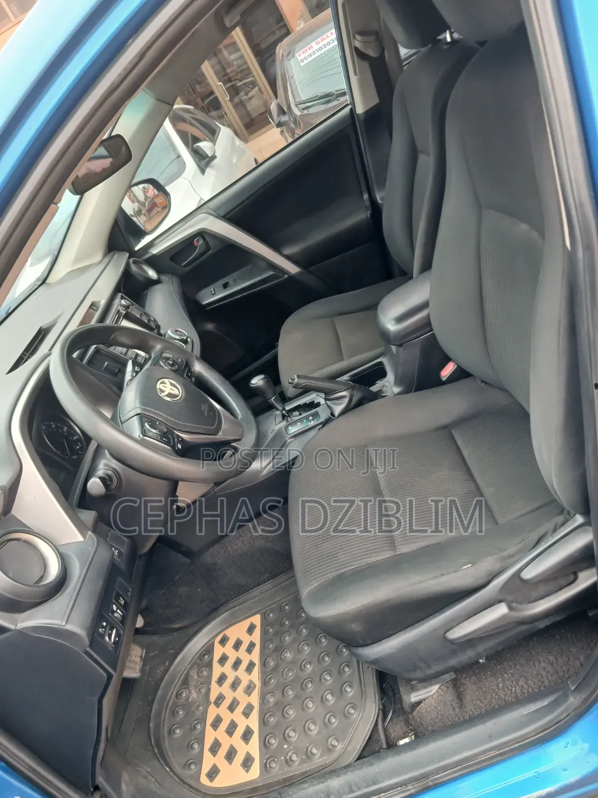 Toyota RAV4 2018 Blue