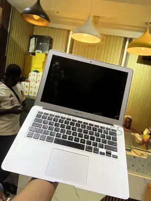 Laptop Apple MacBook 2017 8GB Intel Core i5 SSD 256GB