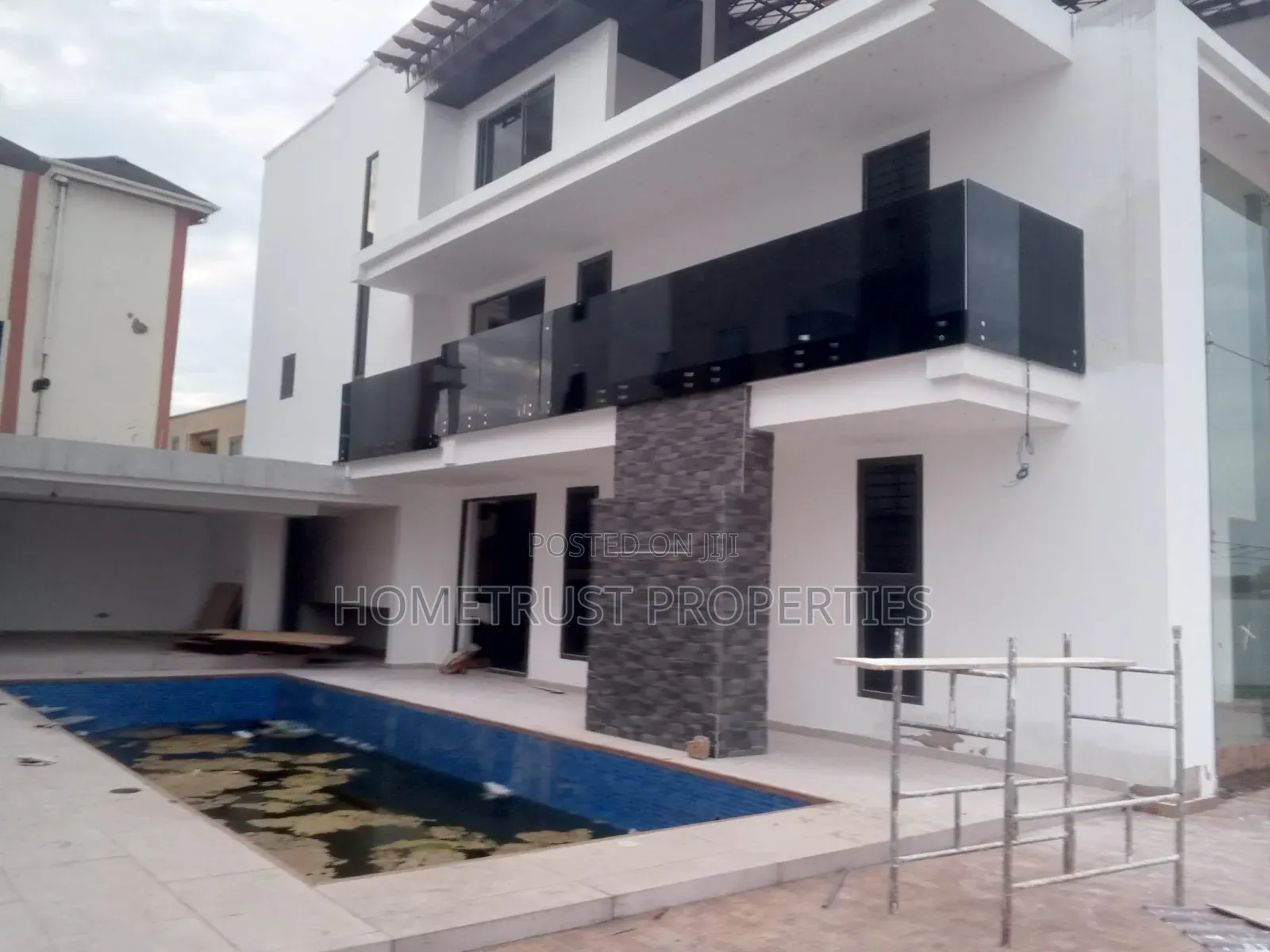 7bdrm Duplex in East Legon, Boundary Road Area for sale