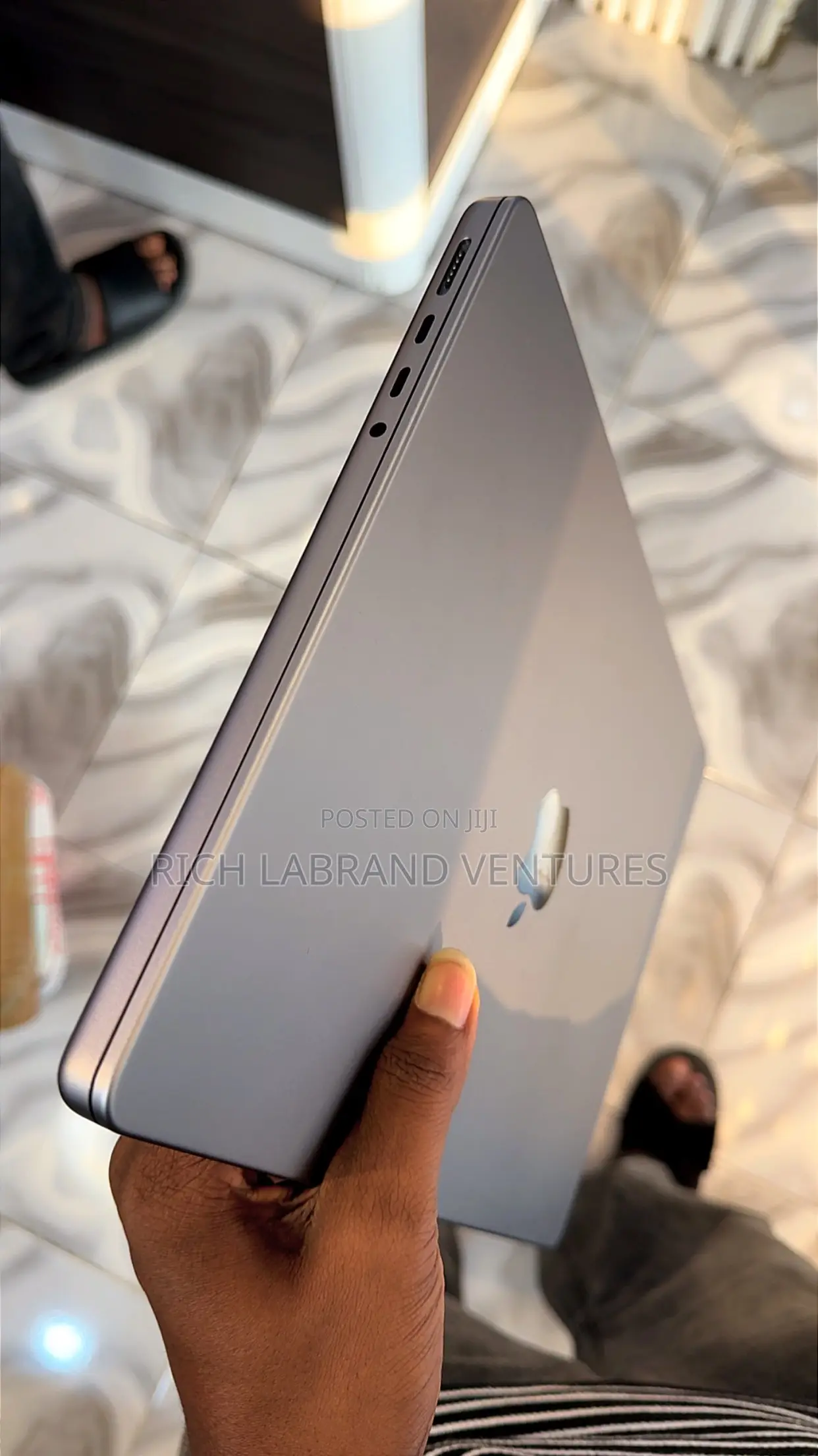 Laptop Apple MacBook Pro 2021 M1 16GB Apple M1 Pro SSD 512GB
