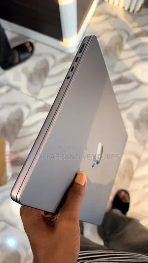 Laptop Apple MacBook Pro 2021 M1 16GB Apple M1 Pro SSD 512GB