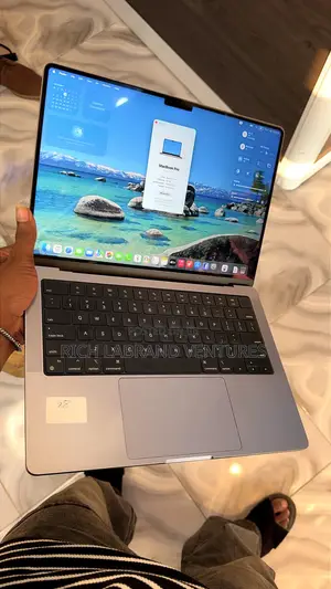 Laptop Apple MacBook Pro 2021 M1 16GB Apple M1 Pro SSD 512GB
