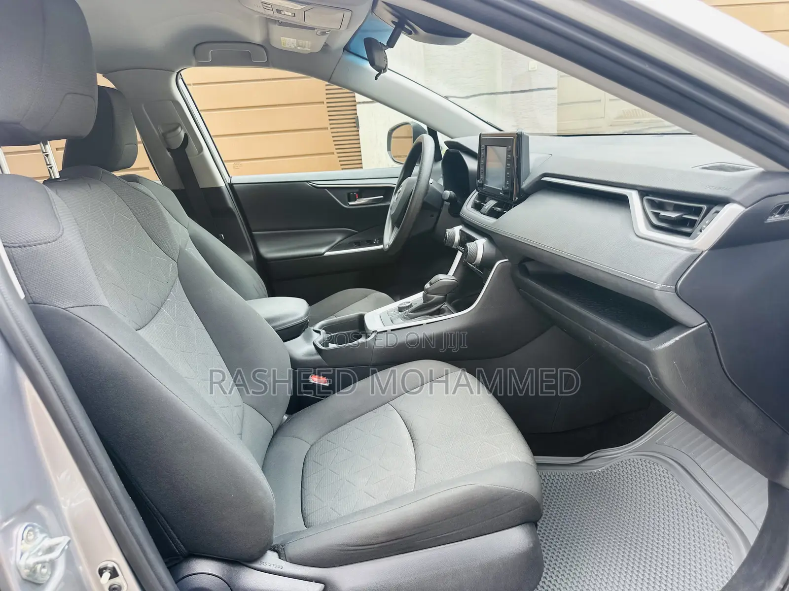 Toyota RAV4 XLE Premium AWD 2020 Silver