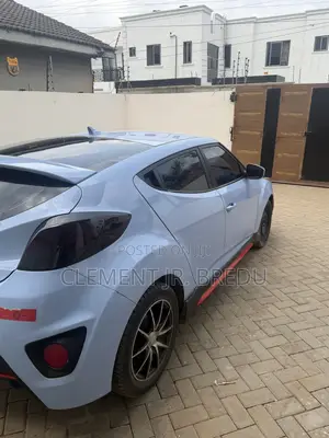 Hyundai Veloster 3dr Hatchback w/Black Interior (1.6L 4cyl 6M) 2015