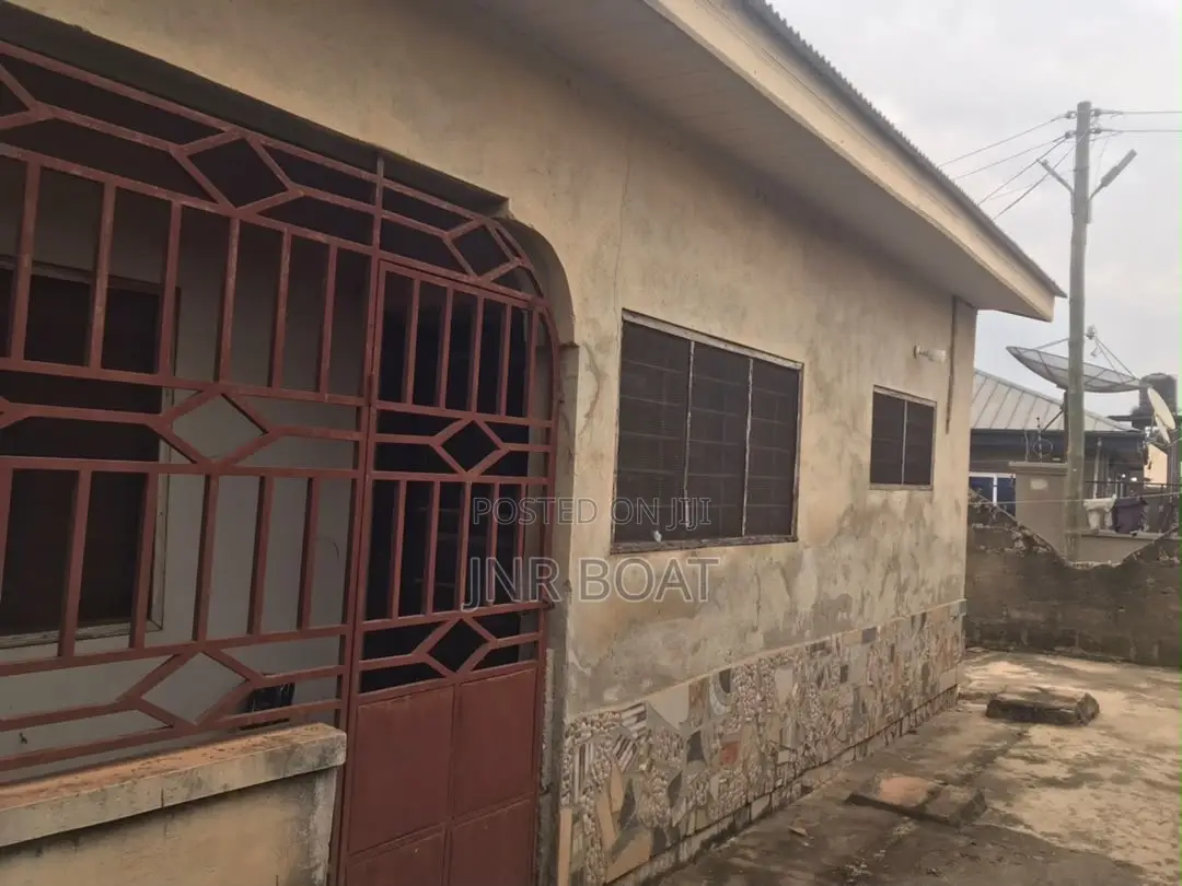 5bdrm House in Kumasi Metropolitan for sale