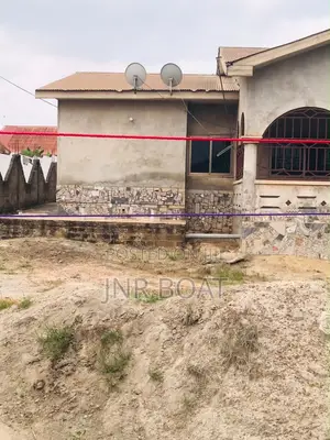 5bdrm House in Kumasi Metropolitan for sale