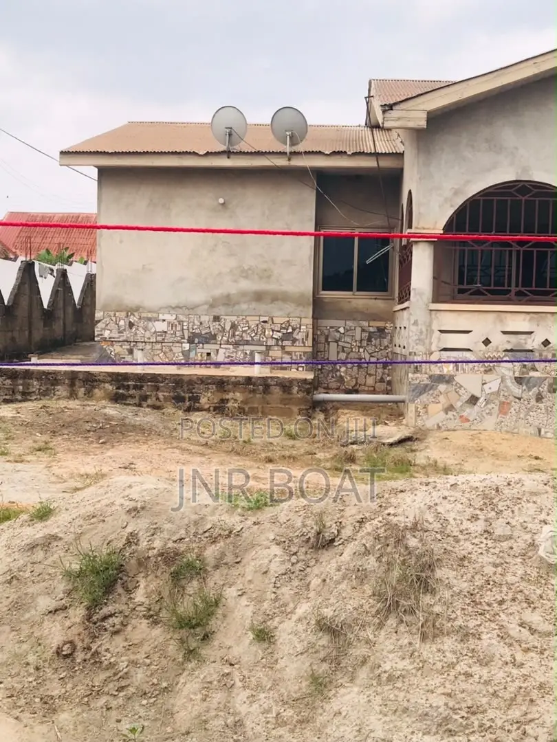 5bdrm House in Kumasi Metropolitan for sale