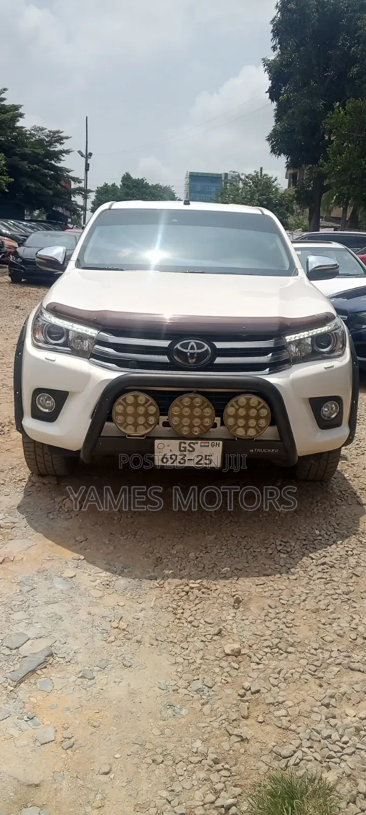 Toyota Hilux 2019 White