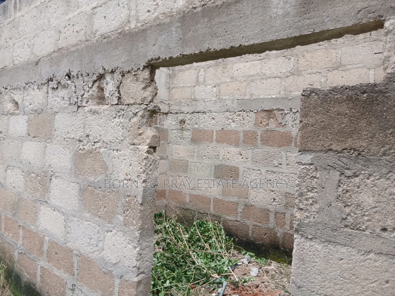 4bdrm House in Born To Pray Estate, Ejisu-Juaben Municipal for sale