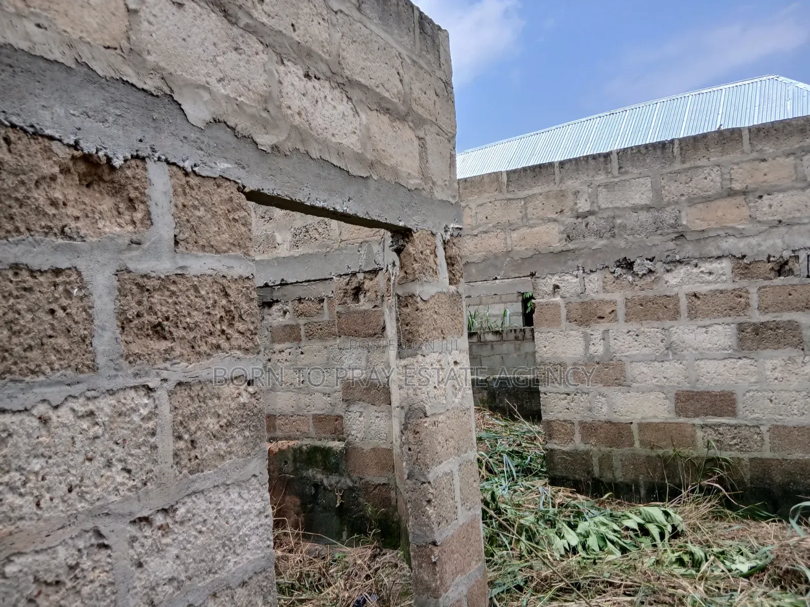 4bdrm House in Born To Pray Estate, Ejisu-Juaben Municipal for sale