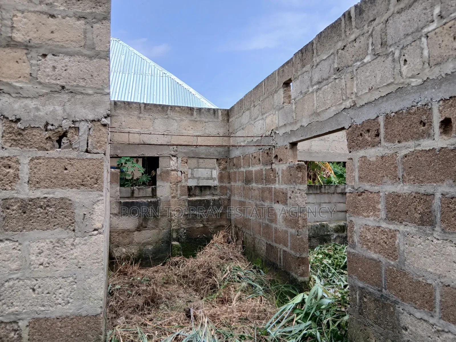 4bdrm House in Born To Pray Estate, Ejisu-Juaben Municipal for sale